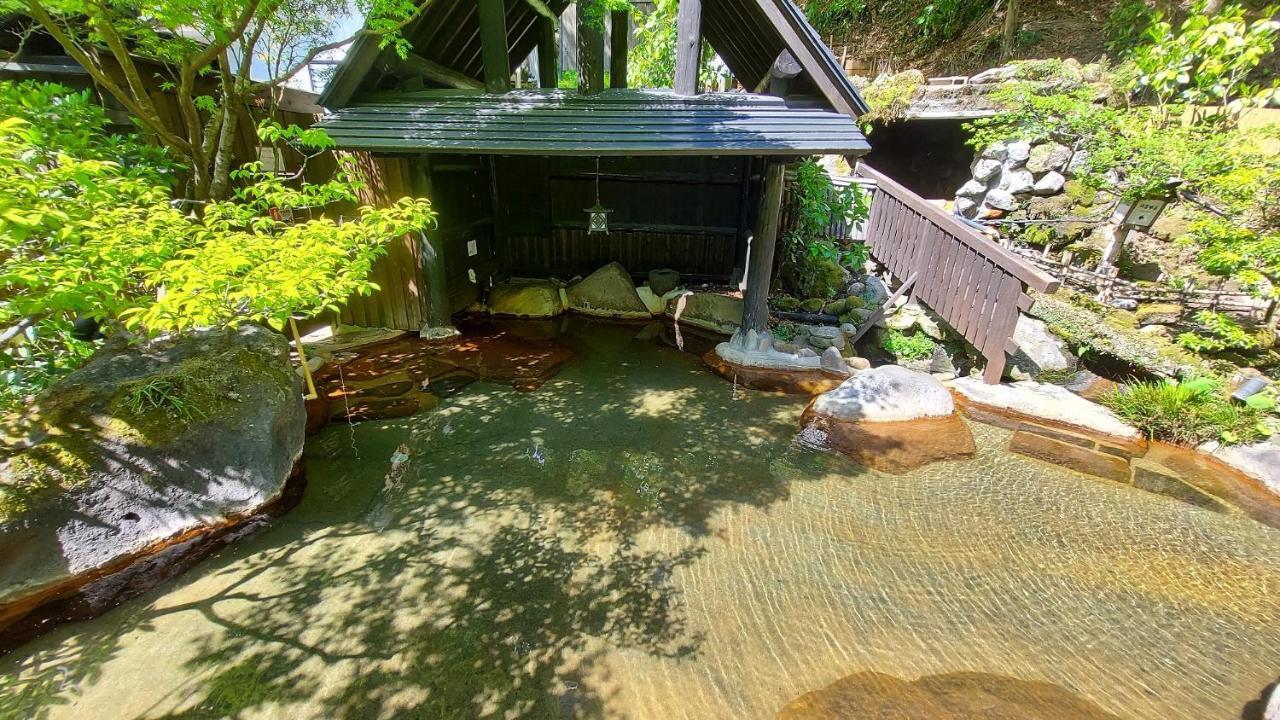 Kurokawa Onsen Oku No Yu Hotel Minamioguni Exterior photo