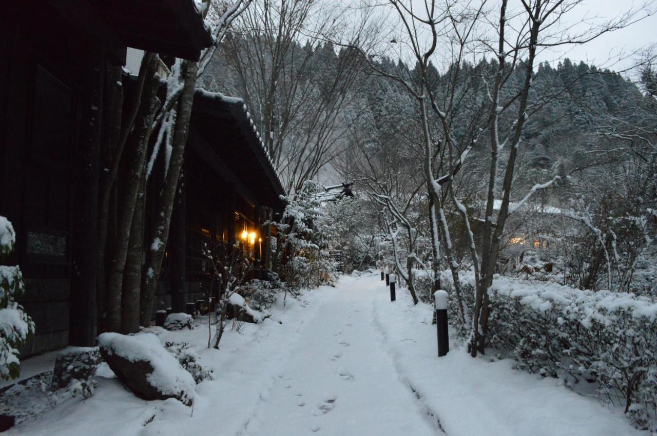 Kurokawa Onsen Oku No Yu Hotel Minamioguni Exterior photo