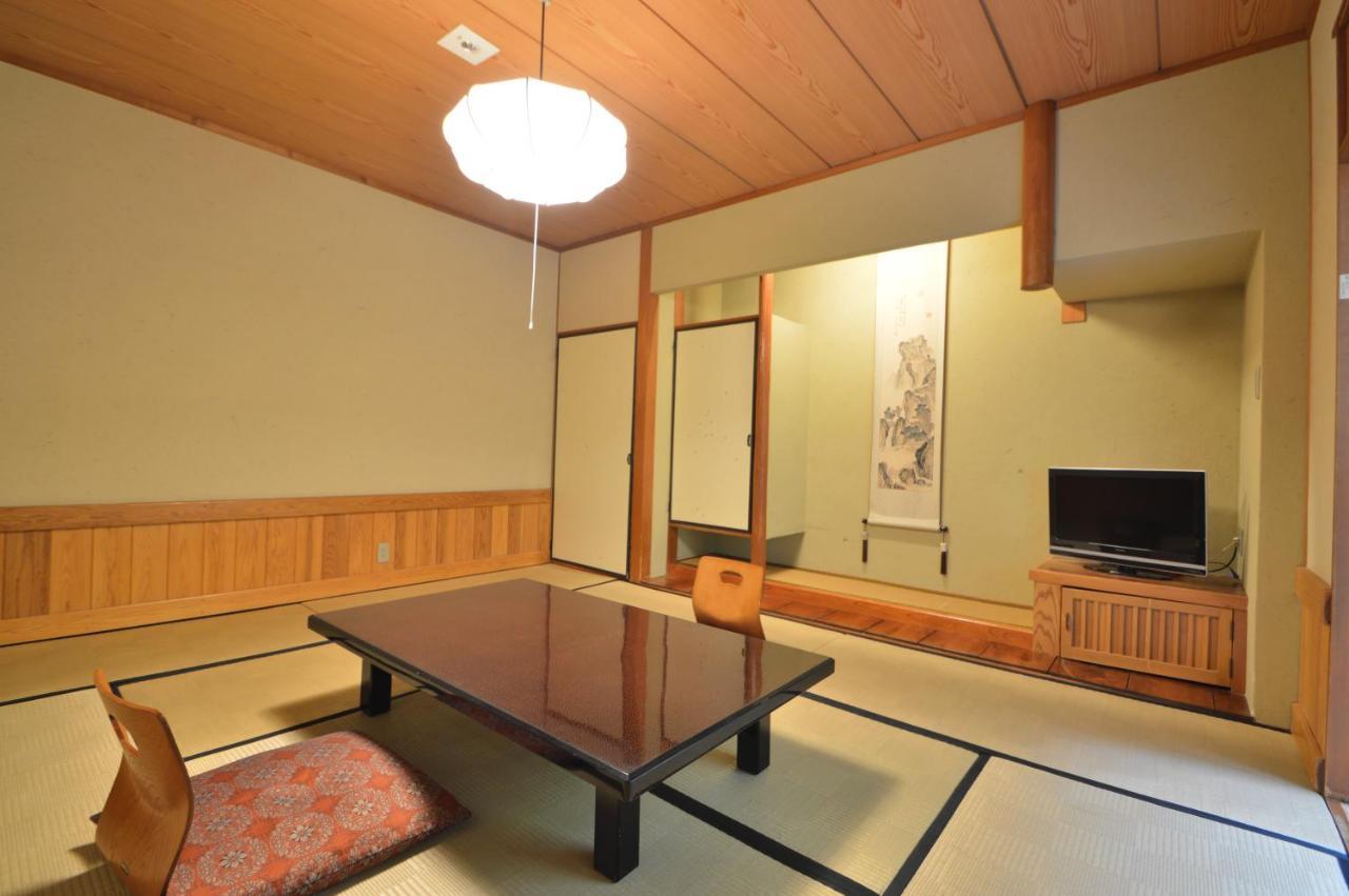 Kurokawa Onsen Oku No Yu Hotel Minamioguni Exterior photo