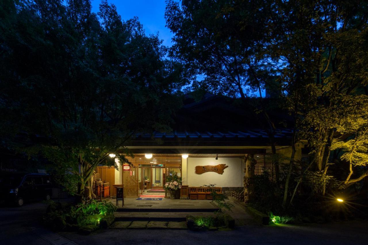 Kurokawa Onsen Oku No Yu Hotel Minamioguni Exterior photo