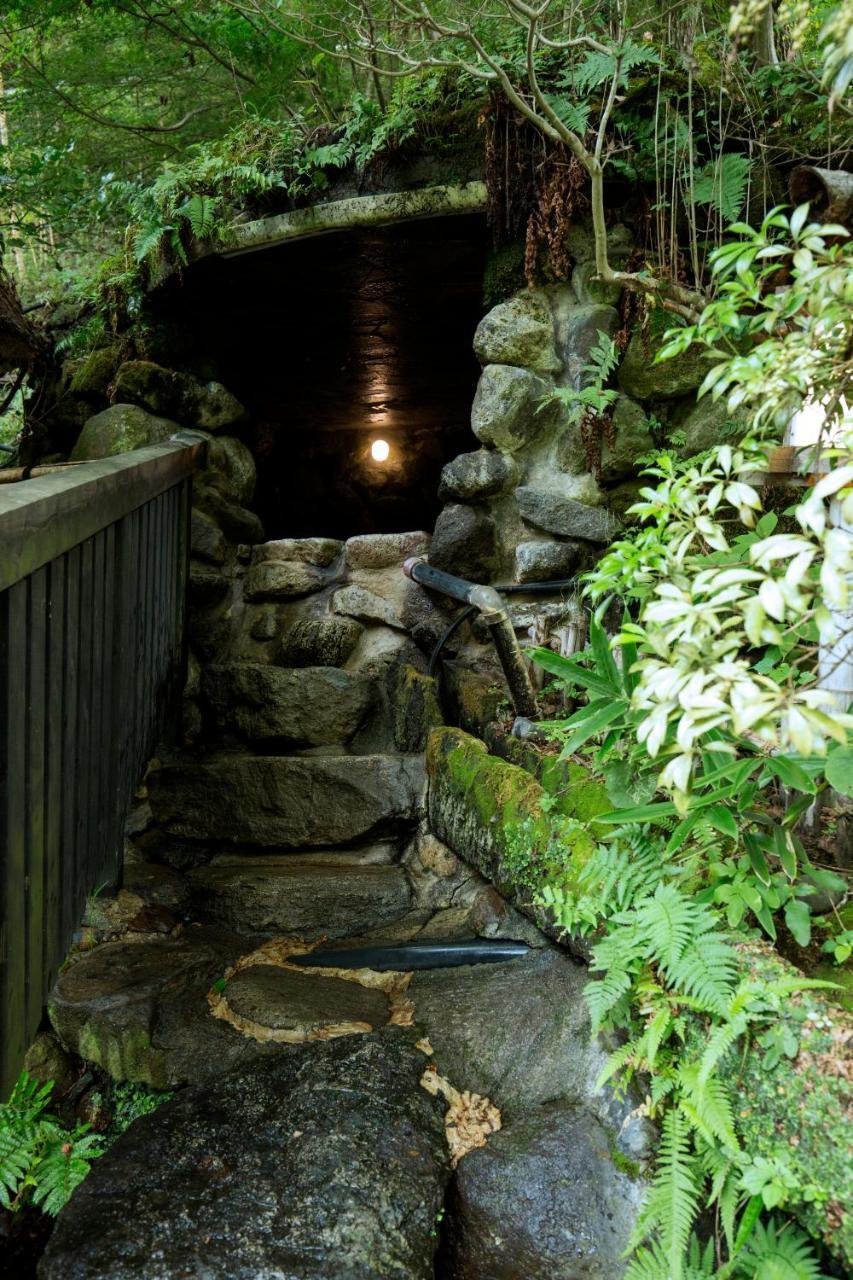Kurokawa Onsen Oku No Yu Hotel Minamioguni Exterior photo