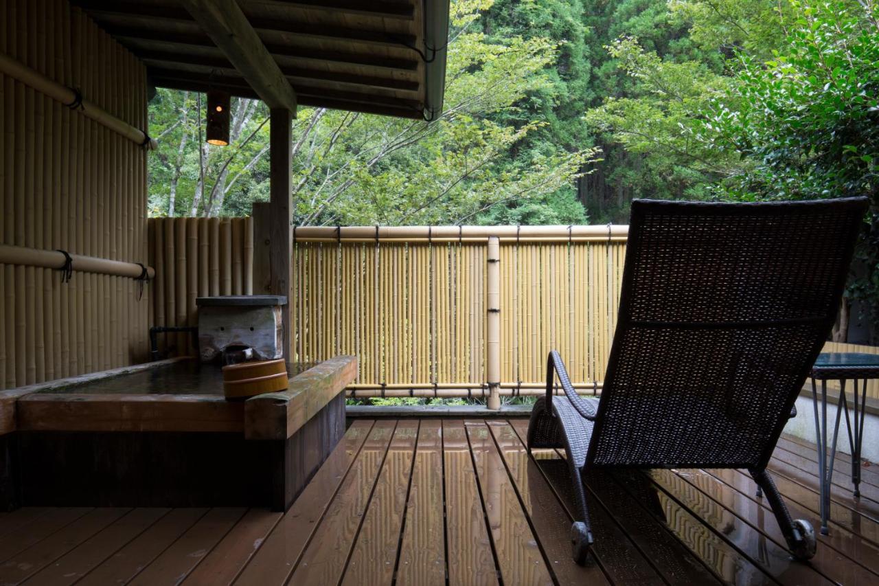 Kurokawa Onsen Oku No Yu Hotel Minamioguni Exterior photo
