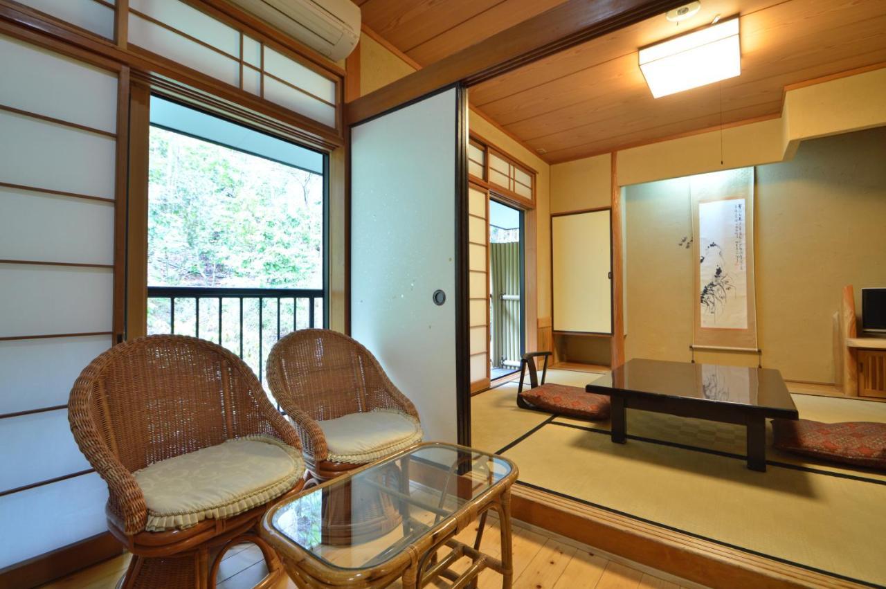 Kurokawa Onsen Oku No Yu Hotel Minamioguni Exterior photo