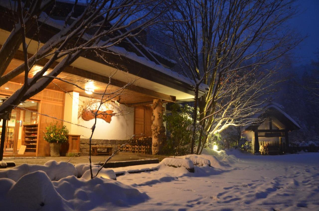 Kurokawa Onsen Oku No Yu Hotel Minamioguni Exterior photo